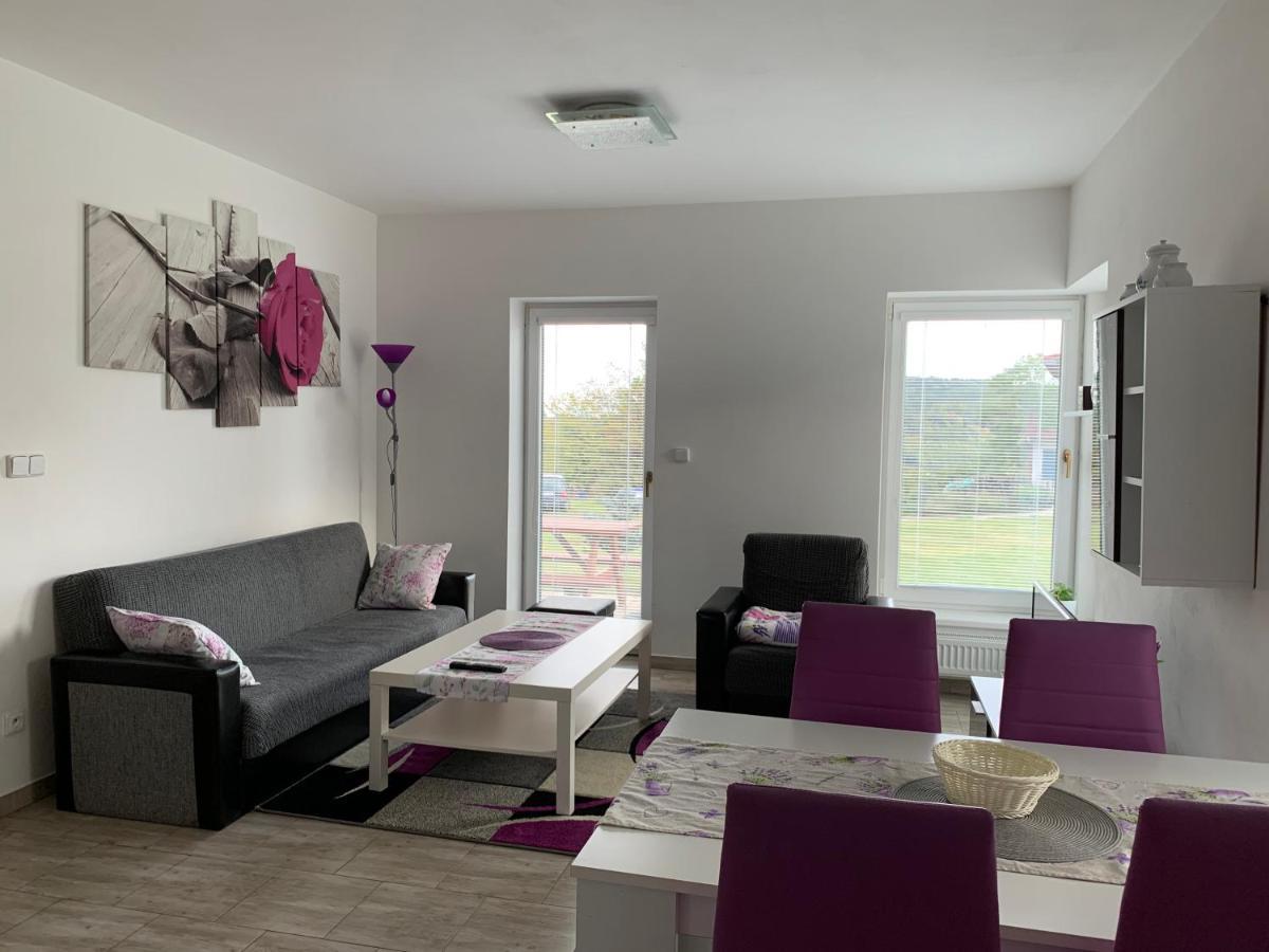 Apartmany Na Rozcesti Lomnice nad Popelkou Екстер'єр фото